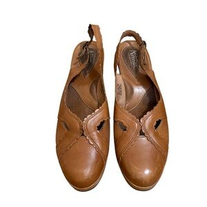 Clarks Women's Tan Leather Sandals